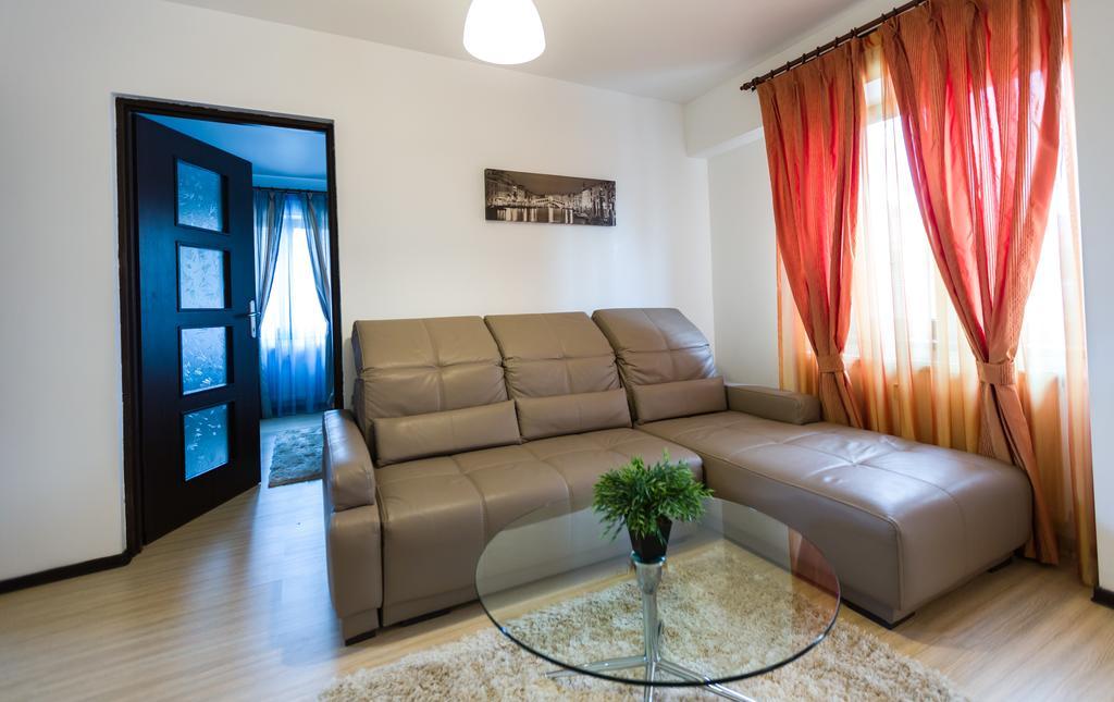Il Primo Apartments Iasi Exteriör bild