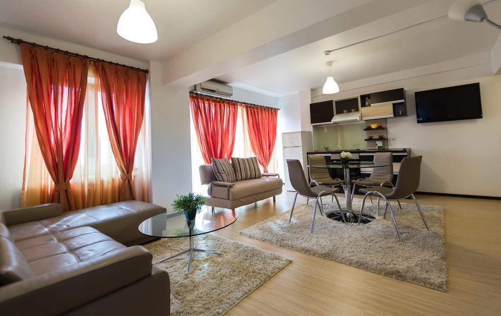Il Primo Apartments Iasi Exteriör bild