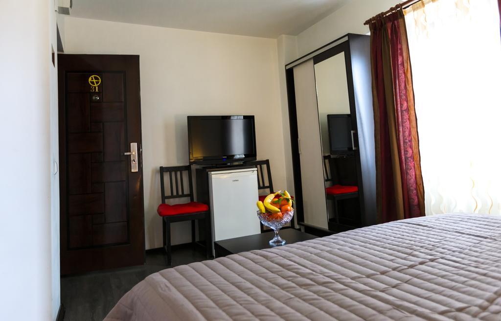 Il Primo Apartments Iasi Exteriör bild