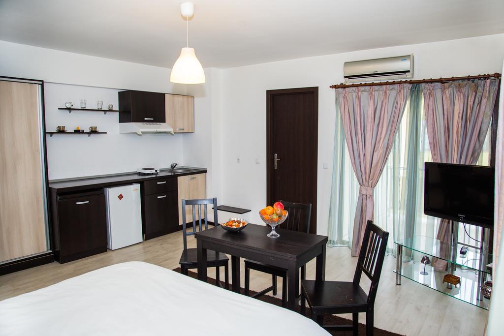 Il Primo Apartments Iasi Exteriör bild
