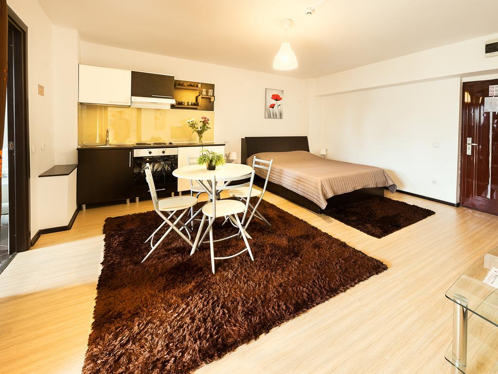Il Primo Apartments Iasi Exteriör bild